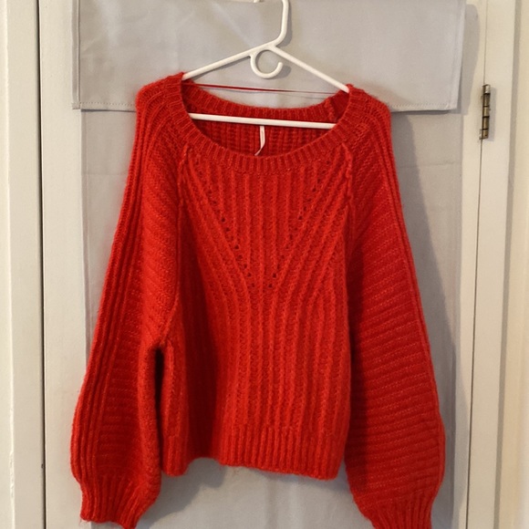 Free People Carter Pullover Cozy Slouchy Knit Women's Sweater Red Hot Sz Medium - Picture 2 of 3